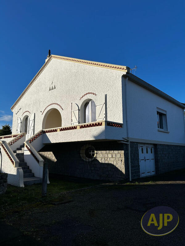 Maison - 170 m² - 7 pièces