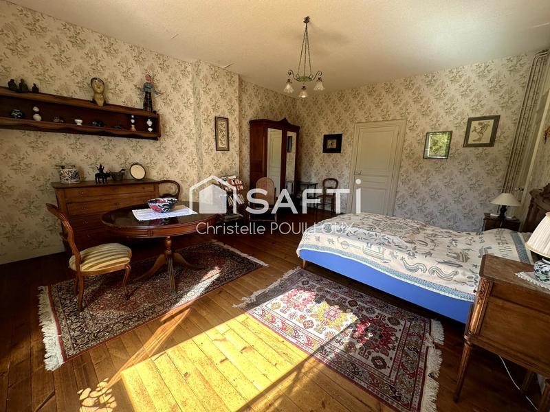 Maison - 567 m² - 12 pièces