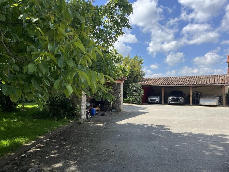 Propriété - 228 m² - 7 pièces