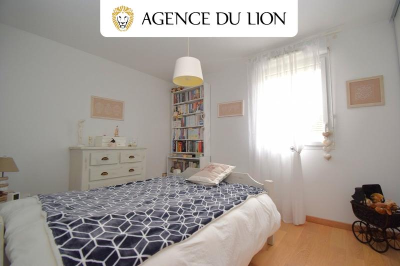 Appartement - 80 m² - 4 pièces