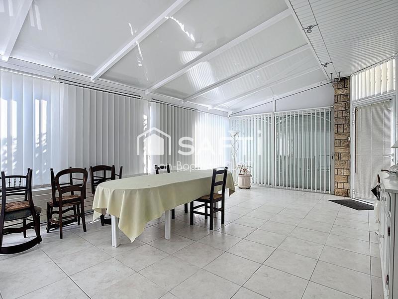 Maison - 200 m² - 7 pièces