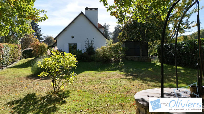 Maison traditionnelle - 200 m² - 8 pièces