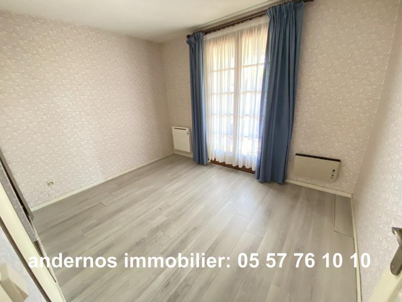 Maison traditionnelle - 239 m² - 10 pièces