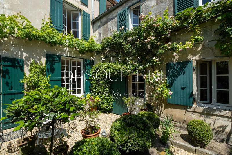 Maison - 300 m² - 7 pièces