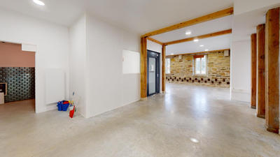 Local commercial - 218 m² - 1 pièce