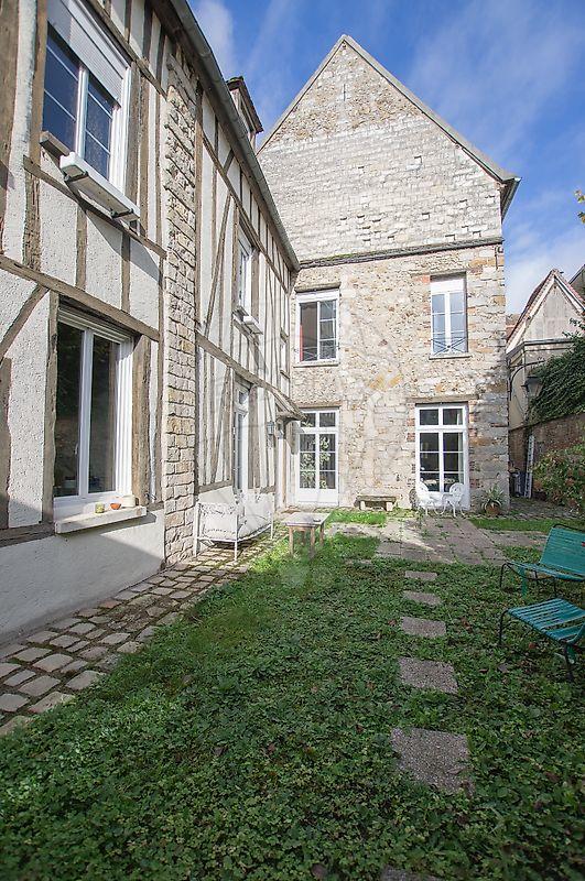Maison de maîtres - 250 m² - 9 pièces