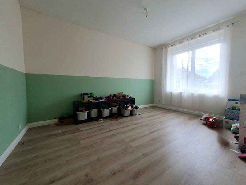 Maison - 99 m² - 5 pièces