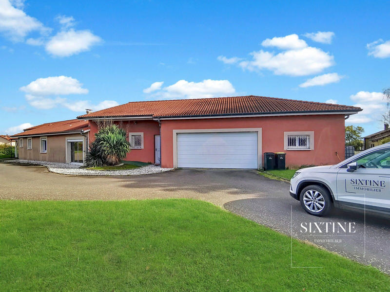 Maison - 271 m² - 10 pièces