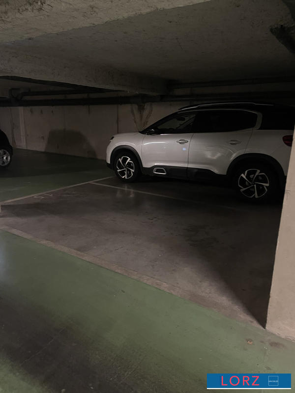 Parking / Garage - 10 m²