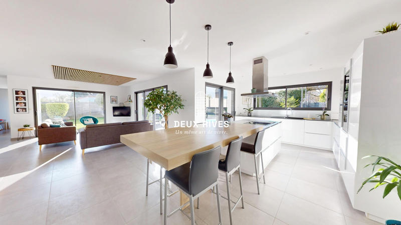 Maison contemporaine - 163 m² - 7 pièces