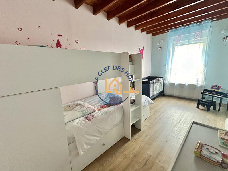 Maison - 208 m² - 6 pièces