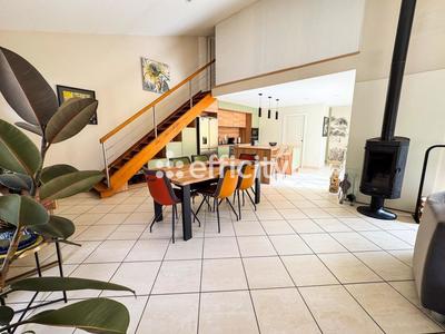 Maison - 120 m² - 4 pièces