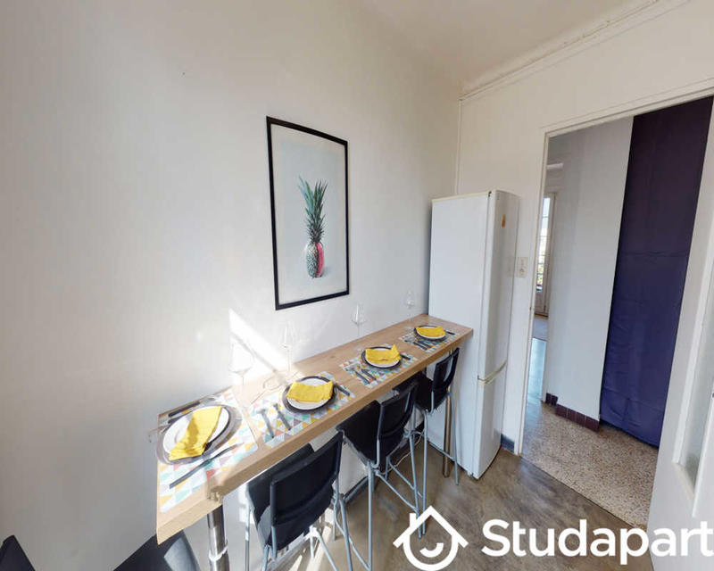 Chambre - 70 m² - 1 pièce