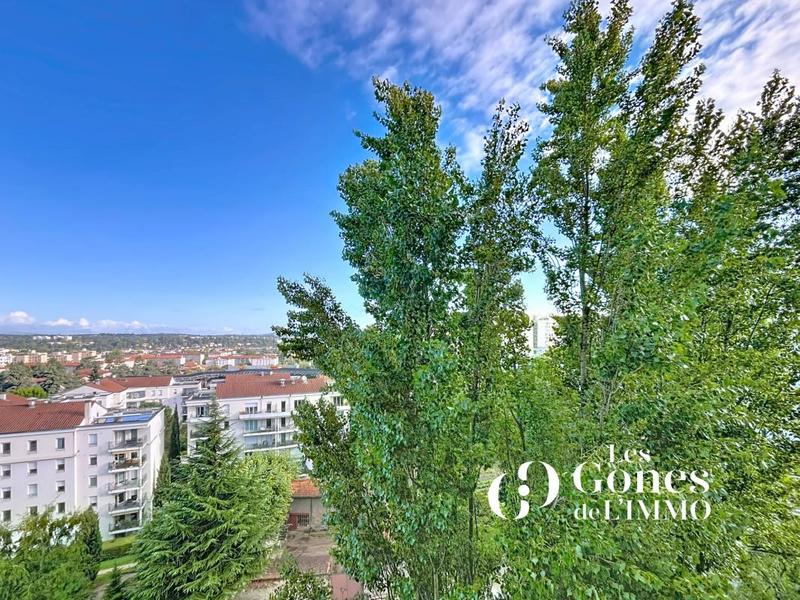 Appartement - 84 m² - 4 pièces