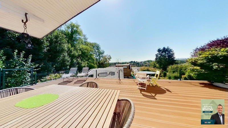 Maison - 240 m² - 5 pièces