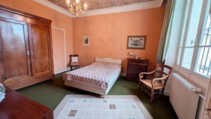 Maison traditionnelle - 165 m² - 7 pièces