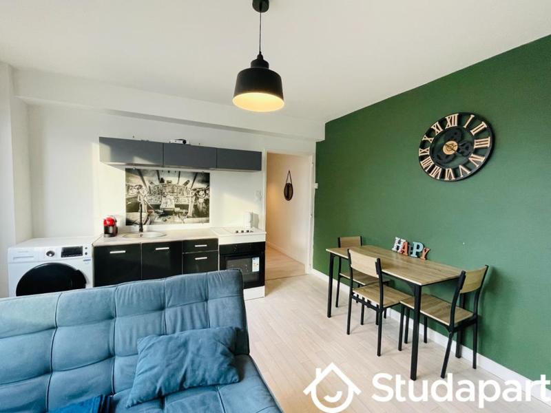 Chambre - 13 m² - 1 pièce