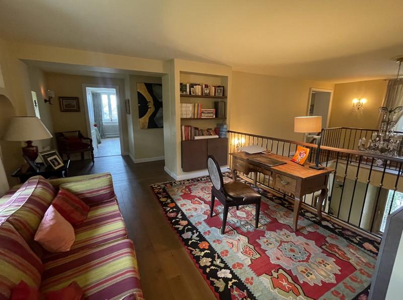 Maison - 580 m² - 10 pièces