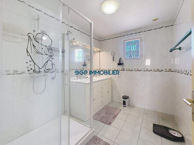 Maison - 115 m² - 6 pièces