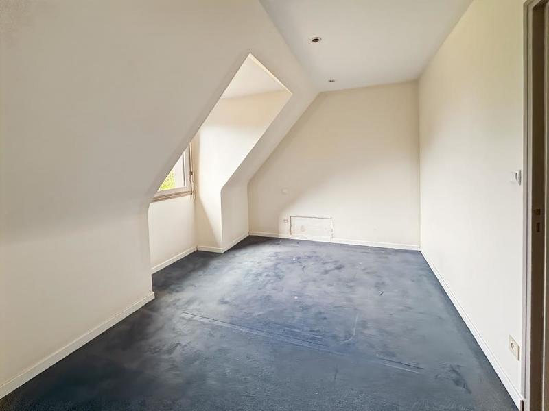 Maison - 208 m² - 6 pièces