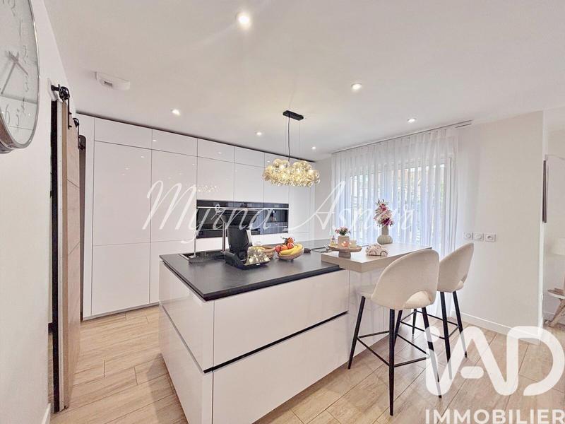 Maison - 122 m² - 6 pièces