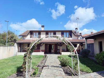 Maison ancienne - 175 m² - 8 pièces