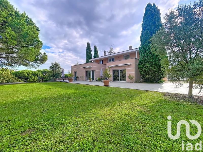 Maison - 218 m² - 6 pièces