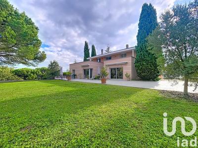 Maison - 218 m² - 6 pièces