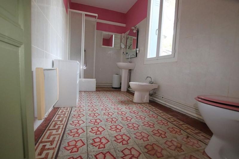 Maison - 310 m² - 15 pièces