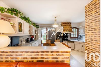 Maison - 270 m² - 9 pièces