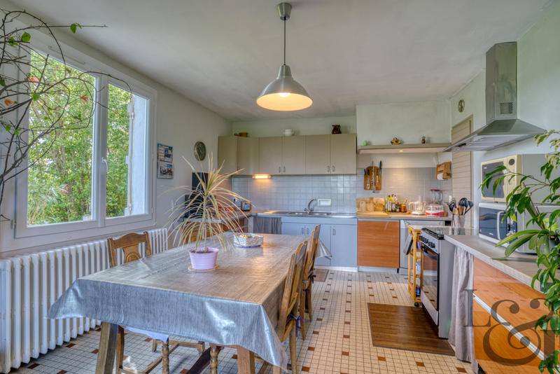 Maison - 208 m² - 9 pièces