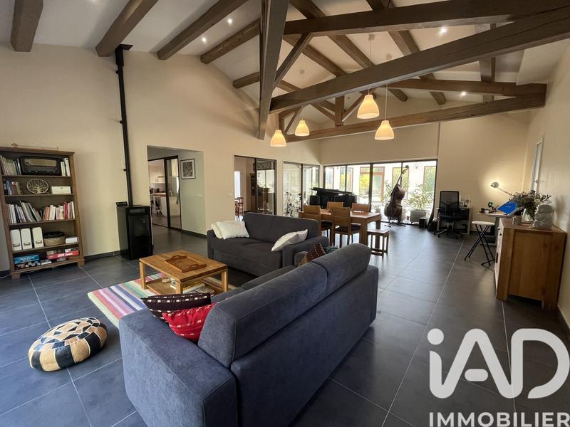 Maison - 370 m² - 10 pièces