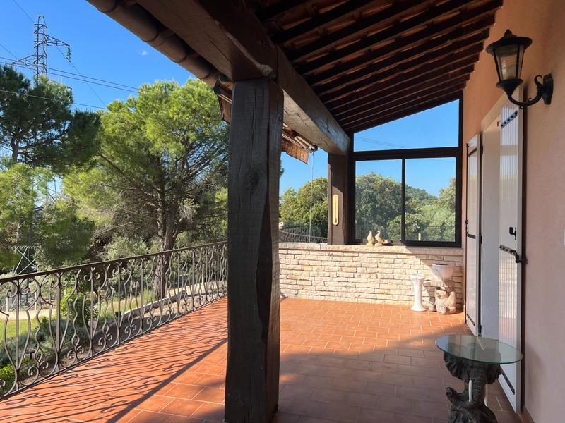 Maison - 260 m² - 6 pièces