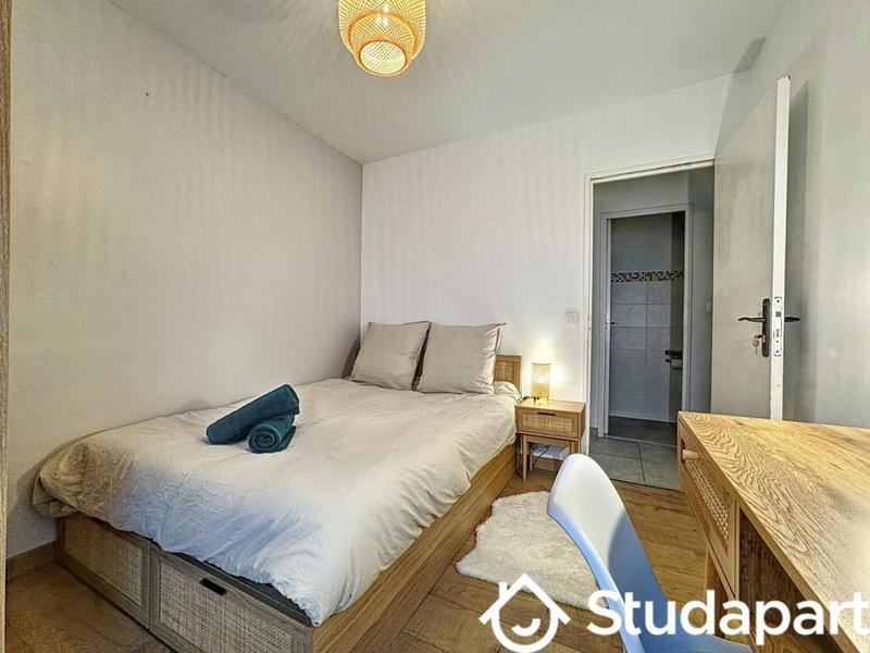 Chambre - 10 m² - 1 pièce