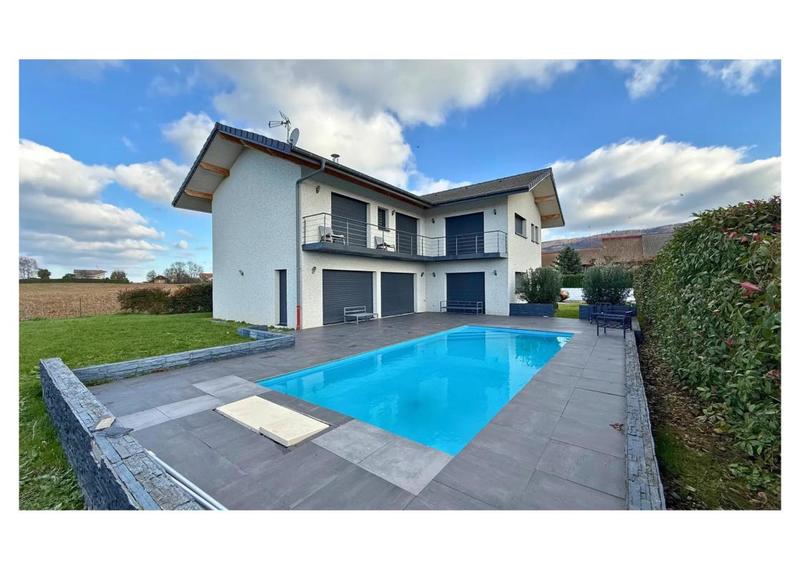 Maison - 245 m² - 6 pièces