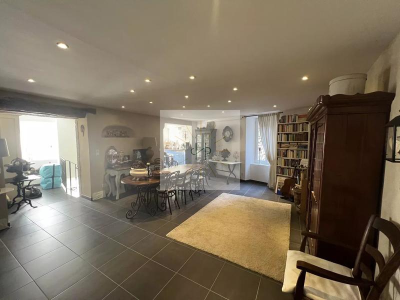 Maison - 145 m² - 5 pièces