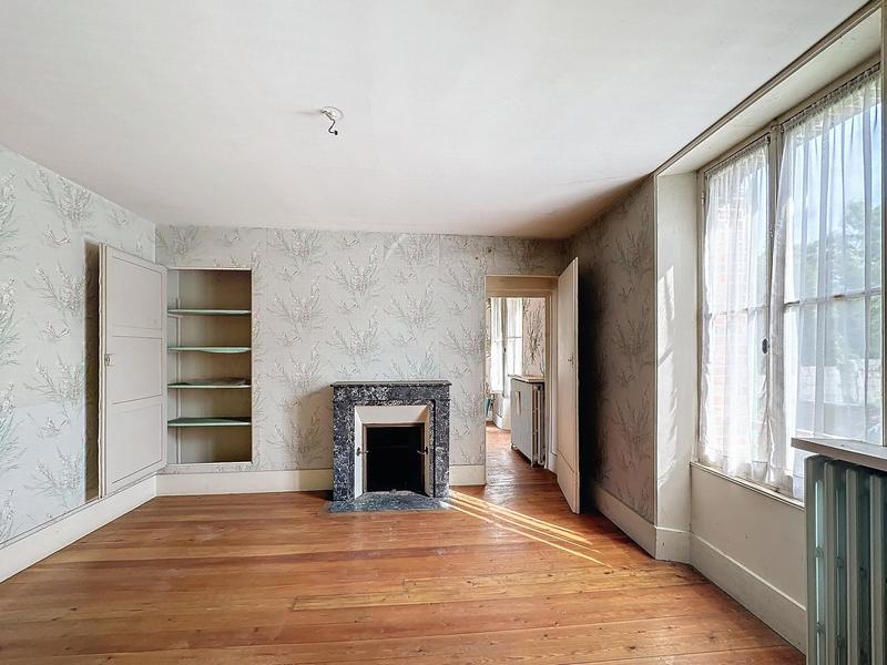 Maison - 232 m² - 10 pièces