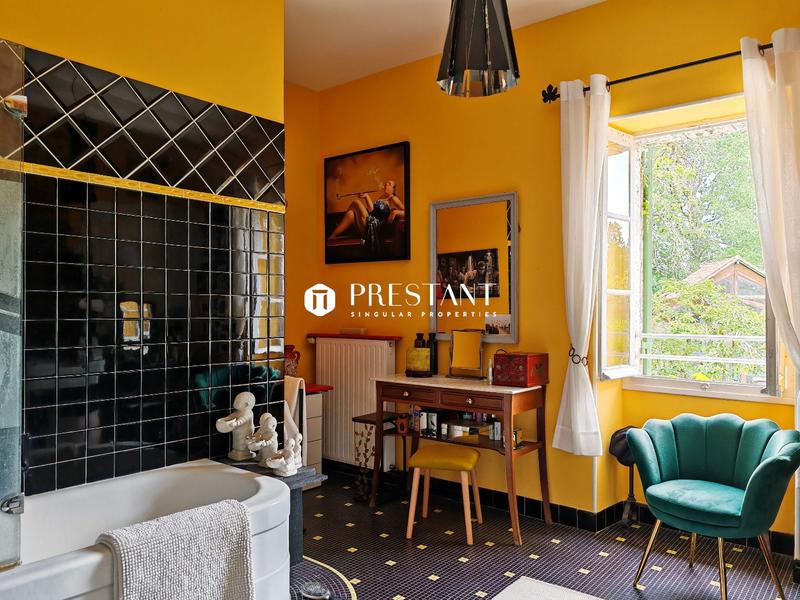 Demeure - 524 m² - 13 pièces