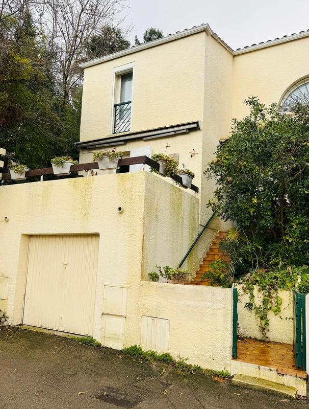 Maison - 100 m² - 6 pièces