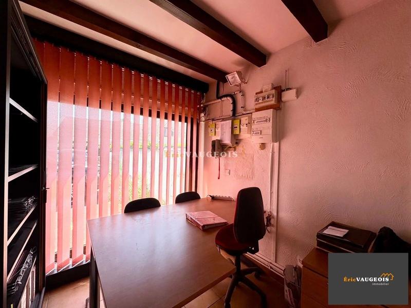 Bureau - 95 m² - 6 pièces