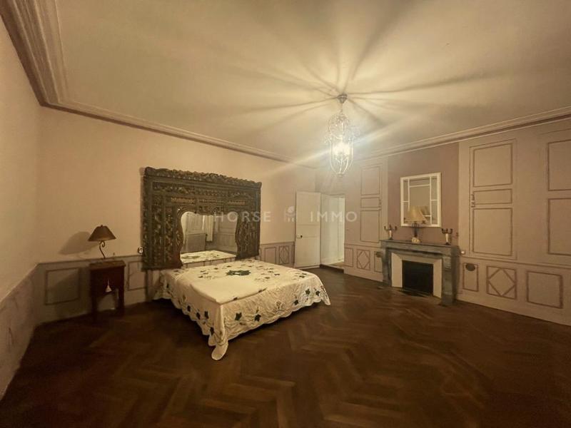 Haras - 300 m² - 8 pièces