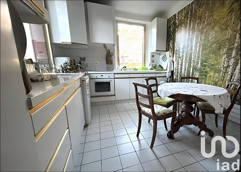 Maison - 228 m² - 10 pièces