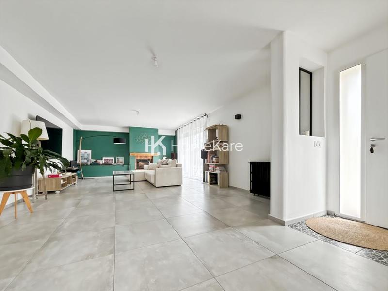 Maison - 211 m² - 6 pièces