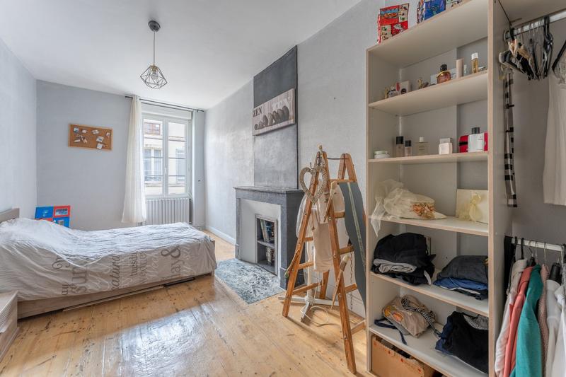 Maison - 210 m² - 10 pièces