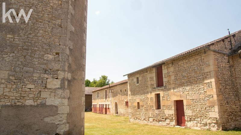 Propriété - 300 m² - 8 pièces