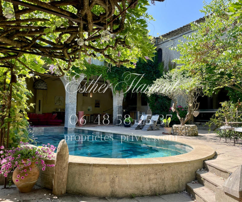 Demeure - 590 m² - 16 pièces