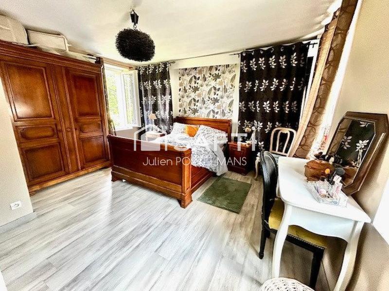 Maison - 208 m² - 8 pièces