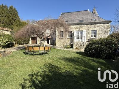 Maison - 376 m² - 9 pièces