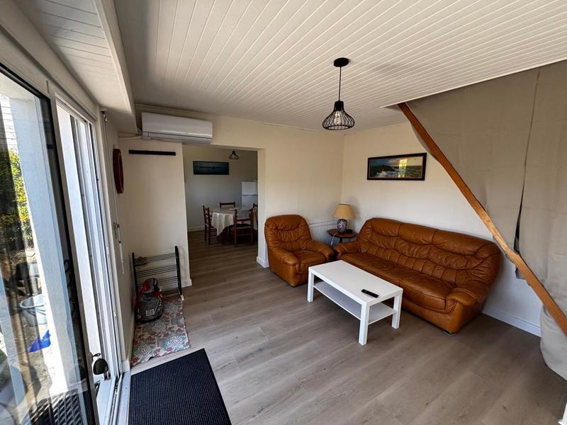 Maison - 212 m² - 9 pièces