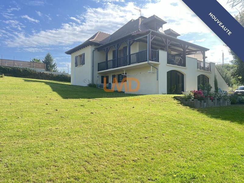 Villa - 275 m² - 11 pièces